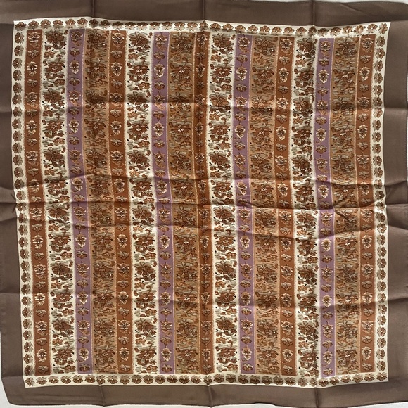 Vintage Liberty of London Silk Scarf - 70s comes in OG packaging - Picture 9 of 10